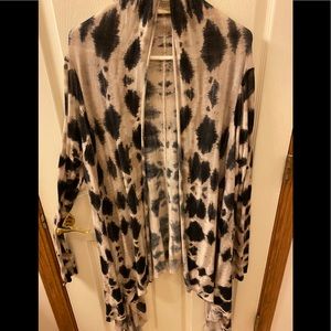 Billabong cardigan. Ikat print. Size L.